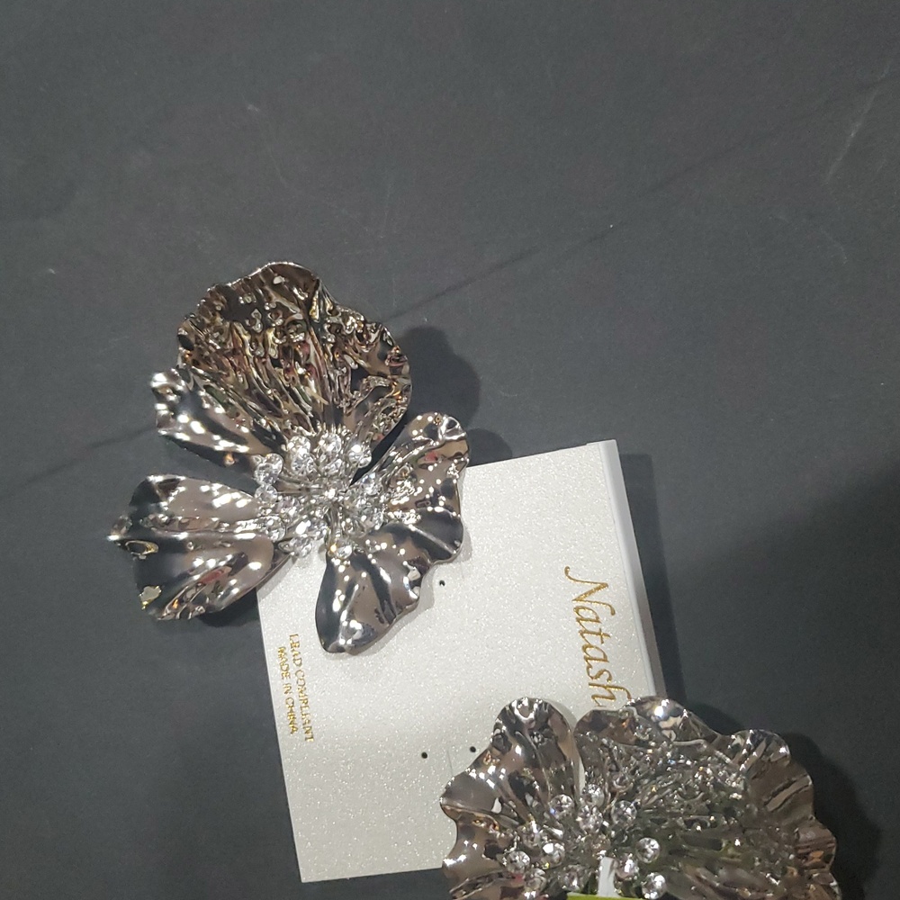 Natasha couture silver cz Starburst oversized hammered lotus‎ leaf earrings new